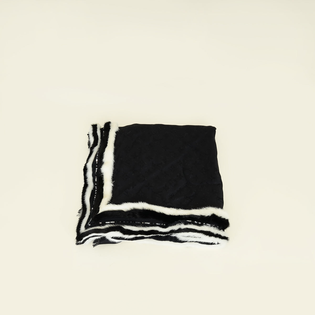 Louis Vuitton Bicolor Monogram Winter Party Monogram Shawl