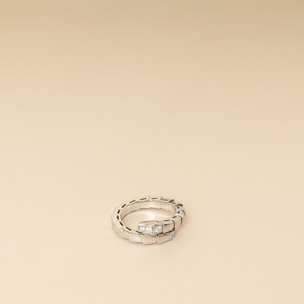 Bvlgari 18K White Gold Serpenti Viper Diamond Ring 54-56