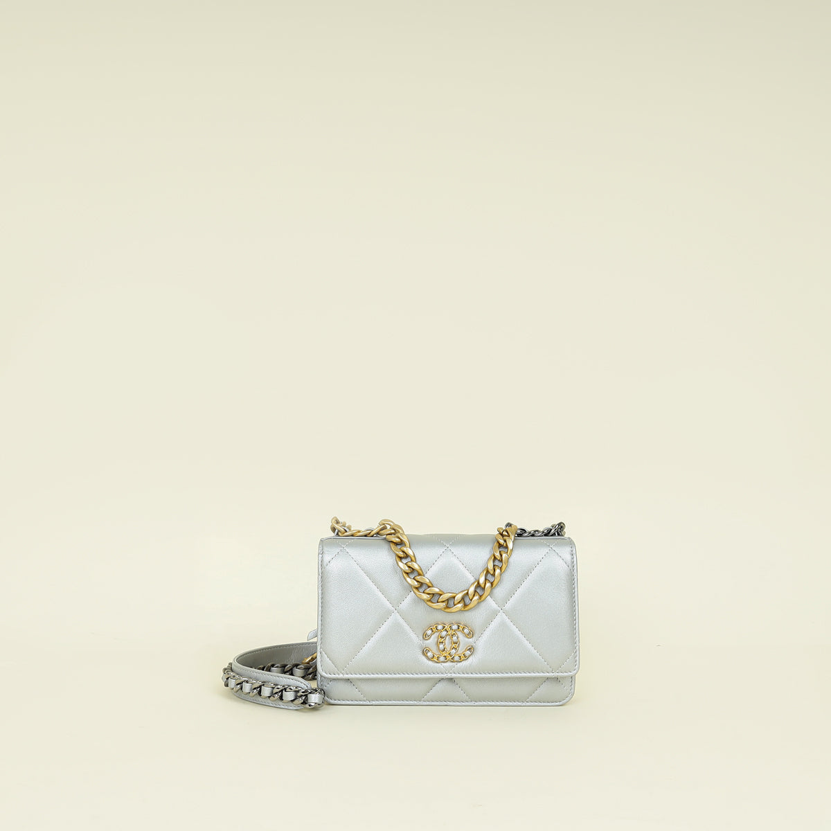 Chanel Silver CC 19 Wallet On Chain
