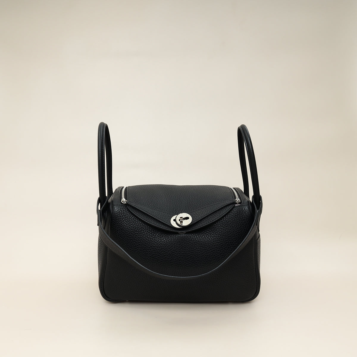 Hermes Noir Lindy 26 Bag