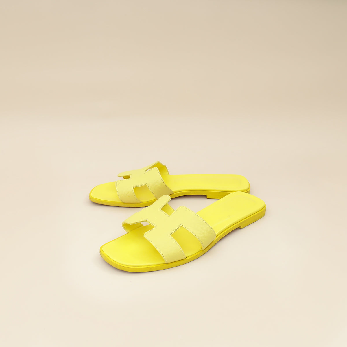 Hermes Jaune Curcuma Oran Sandals 38