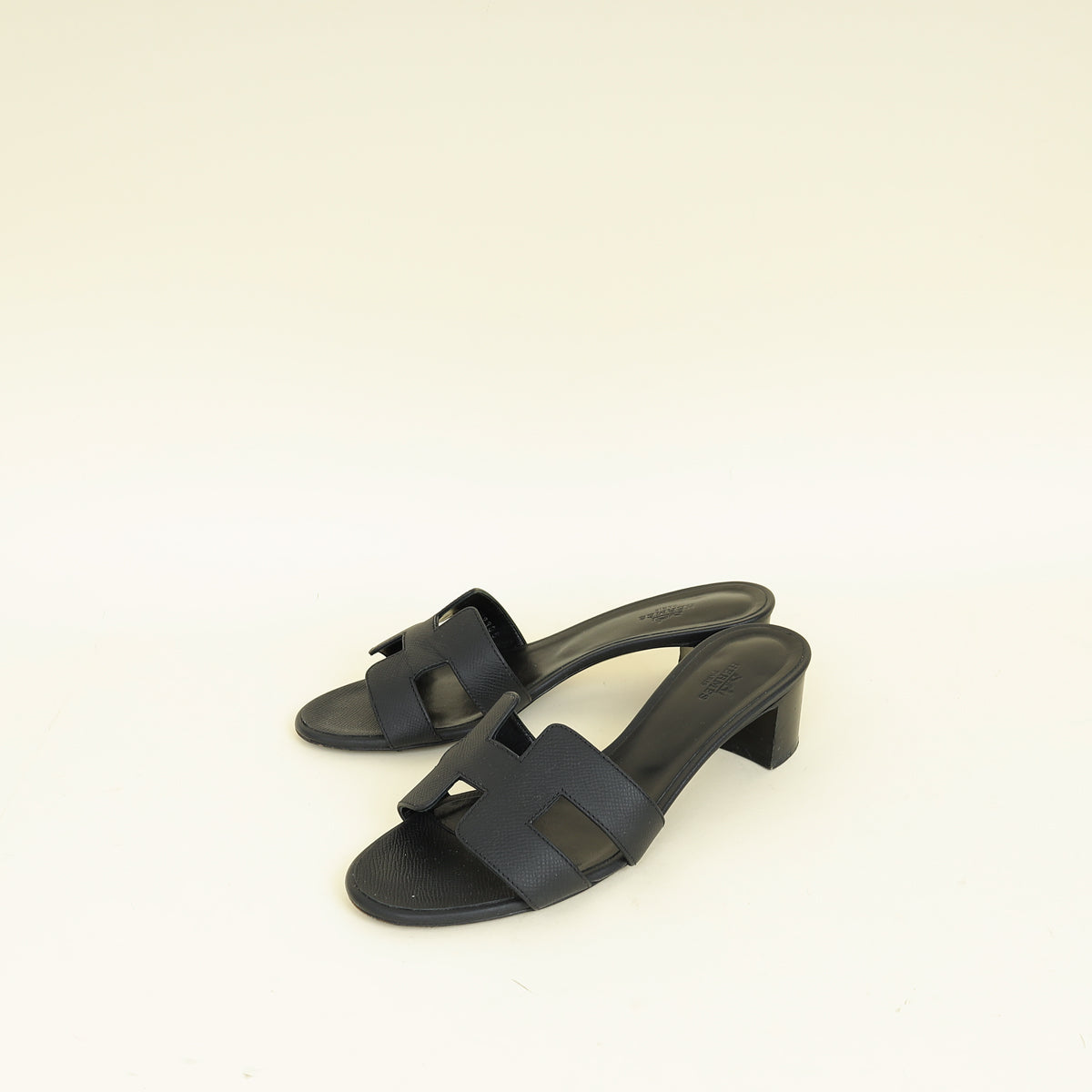 Hermes Noir Oasis Sandal 38.5