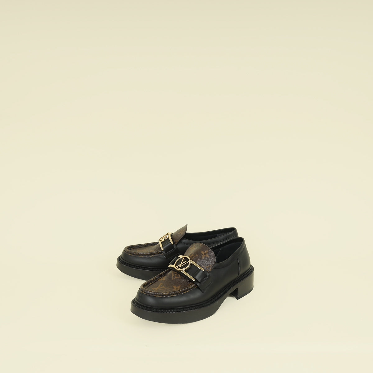 Louis Vuitton Monogram Black Academy Loafer 38.5