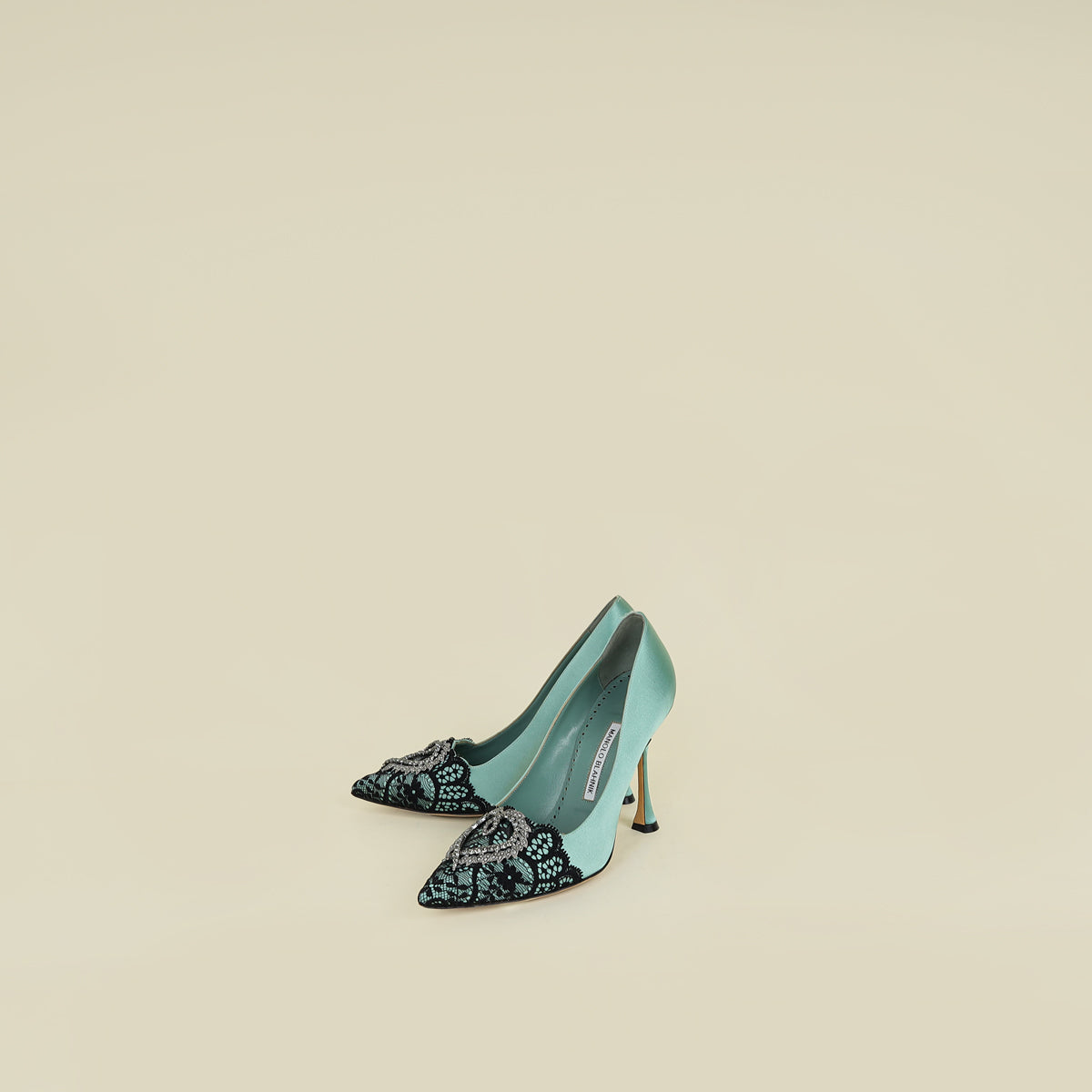 Manolo Blahnik Bicolor Gerontiushi Pump 39