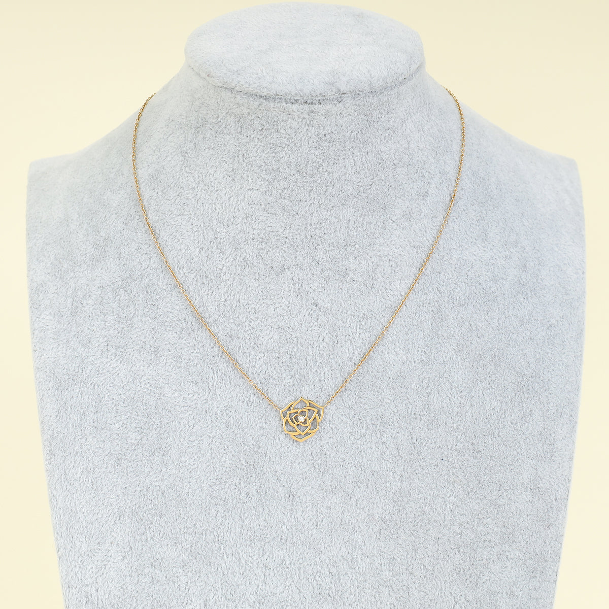 Piaget 18K Rose Gold Rose Diamond Pendant Necklace