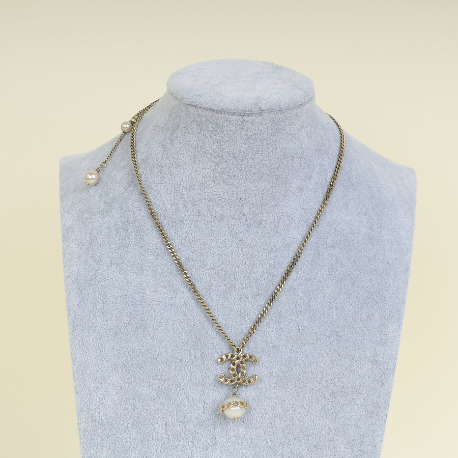 Chanel White CC w/Pearl Pendant Necklace