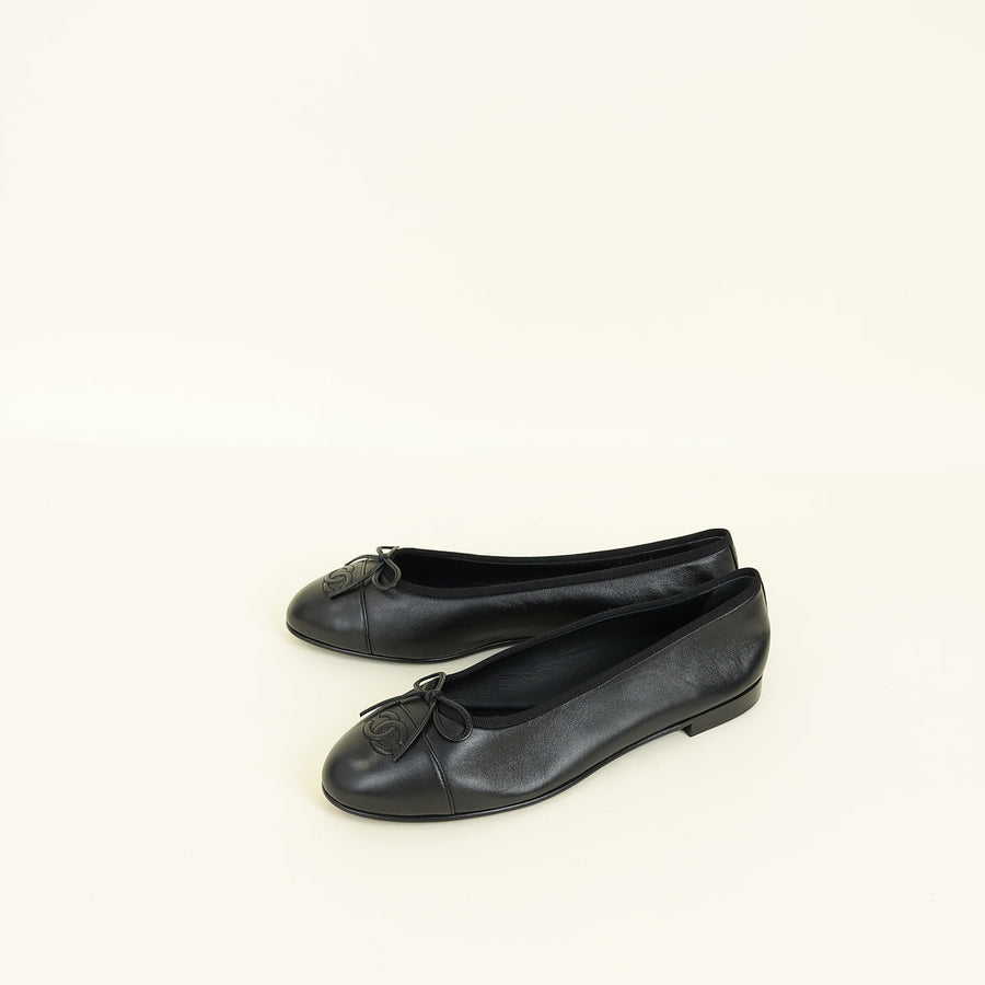 Chanel Black CC Cap Toe Flat Ballerina 42