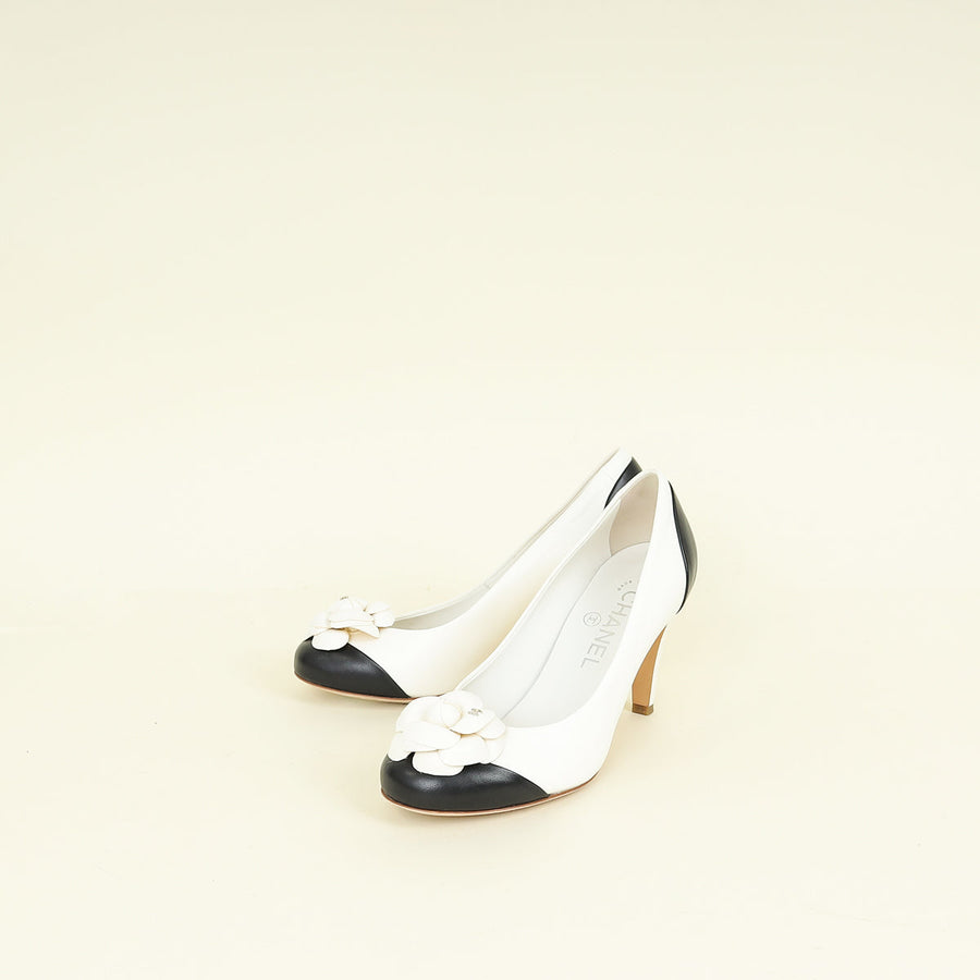 Chanel Bicolor CC Cap Tote Camellia Flower Pump 35.5