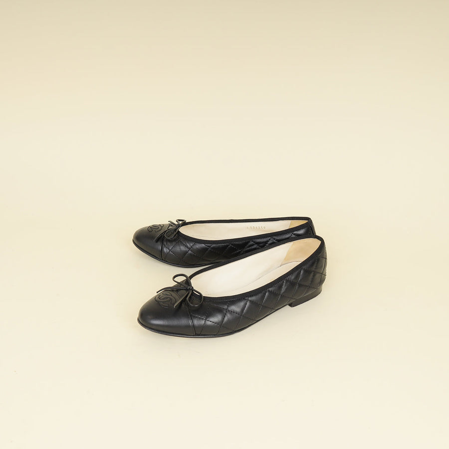 Chanel Black CC Cap Toe Quilted Ballerina 38.5