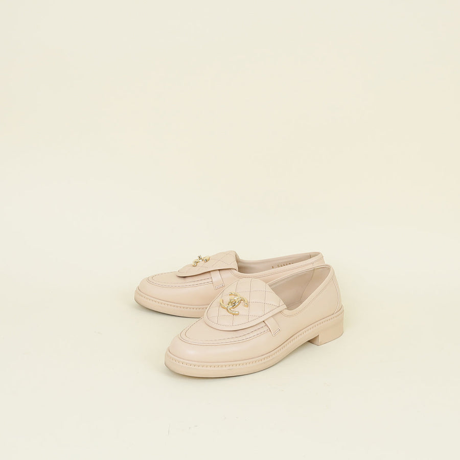 Chanel Beige CC Pocket Quilted Moccasin Loafer 38C