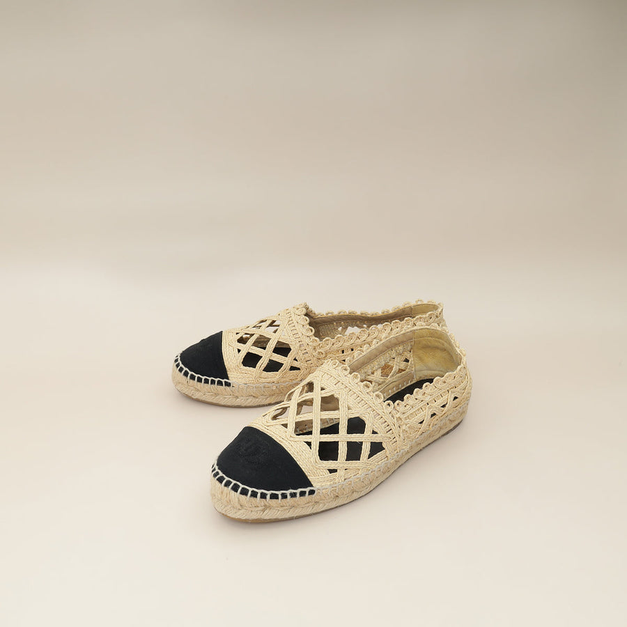 Chanel Bicolor CC Cap Toe Raffia Espadrille 38