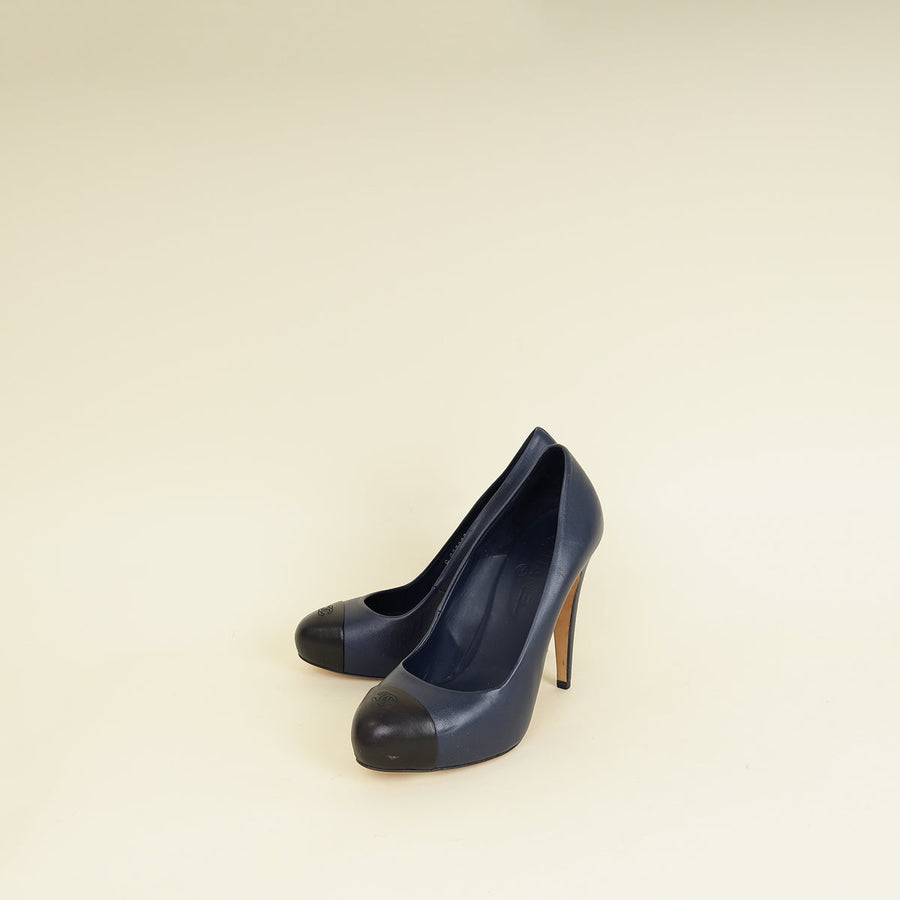 Chanel Bicolor CC Cap Toe Pumps 39