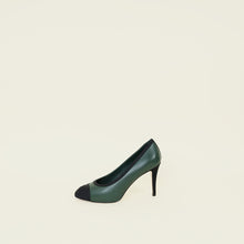 Chanel Bicolor CC Pumps 39