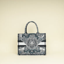Christian Dior Tricolor "Around the World" Embroidered Book Medium Tote Bag