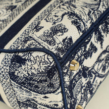 Christian Dior Bicolor Toile De Jouy Lady D-Lite Medium Bag