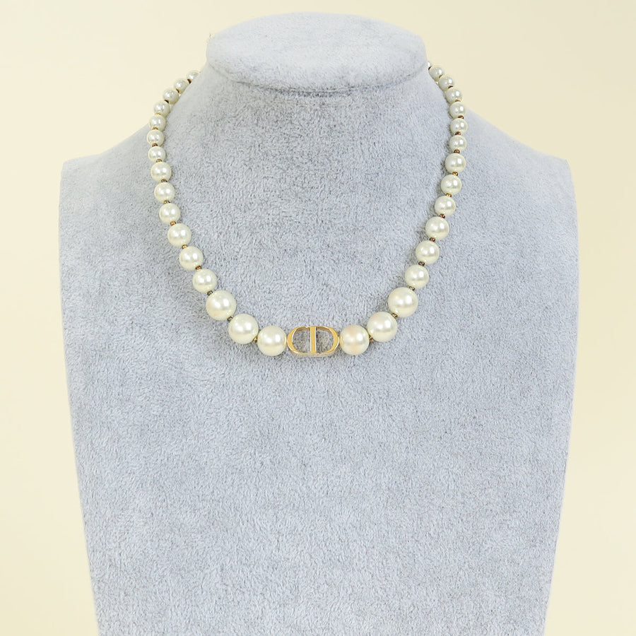 Christian Dior White 30 Montaigne Choker Necklace
