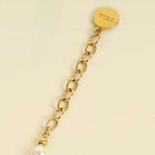 Christian Dior White 30 Montaigne Short Necklace