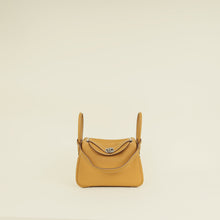 Hermes Naturel Sable Lindy 26 Bag