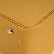 Hermes Naturel Sable Lindy 26 Bag