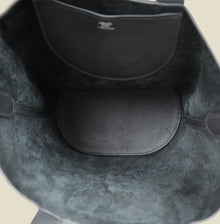 Hermes Noir In The Loop 23 Bag