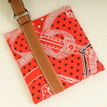 Hermes Multicolor Eperon d'Or" printed Avecsoie Pocket PM Case