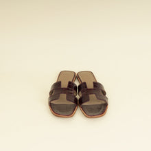 Hermes Bordeaux Shiny Alligator Oran Sandals 39