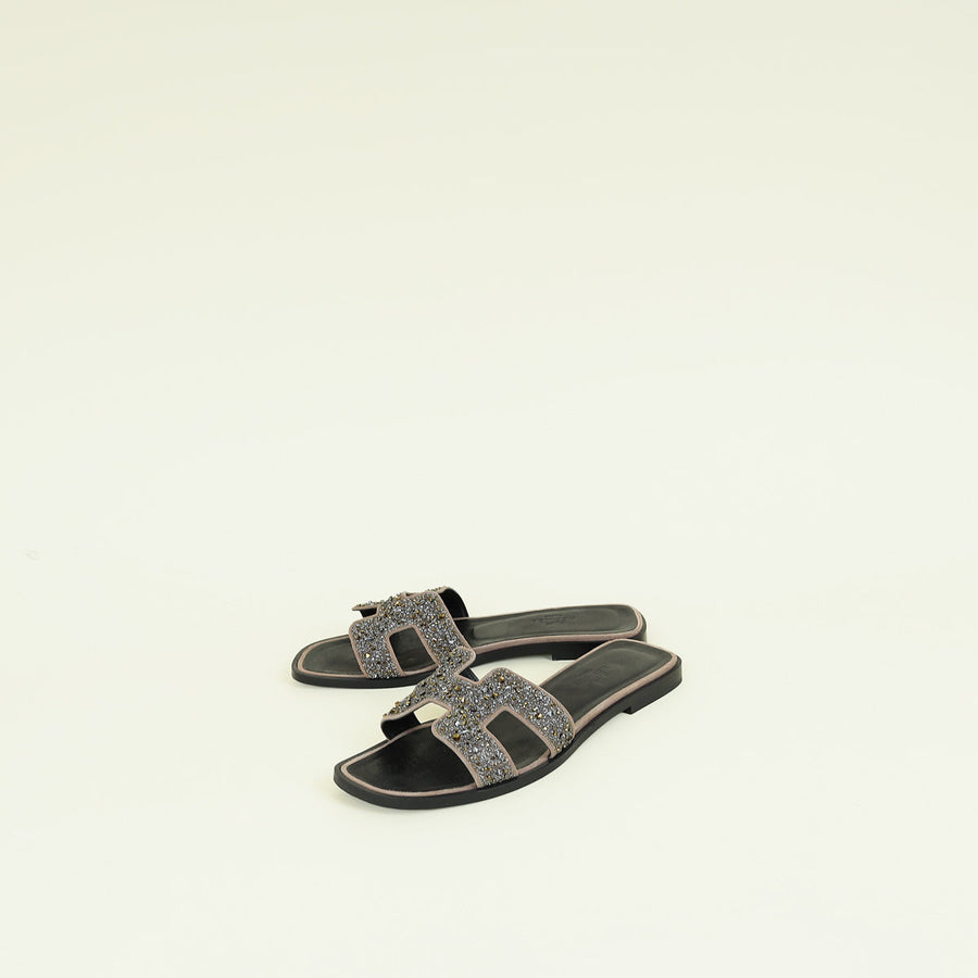 Hermes Pink Nude Oran Crystal Beads Embellished Sandal 35.5
