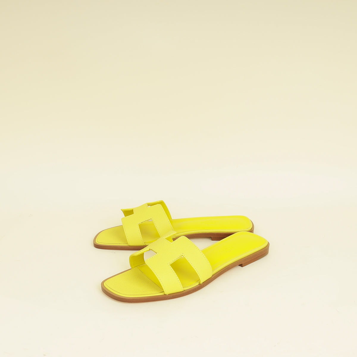 Hermes Cuir Jaune Oran Sandal 37.5
