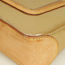 Louis Vuitton Noisette Monogram Vernis Mallory Square Bag