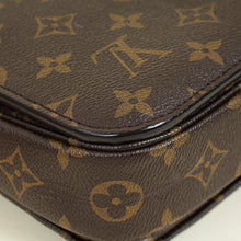 Louis Vuitton Monogram Pochette Metis Bag