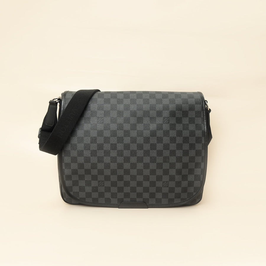 Louis Vuitton Damier Graphite Daniel MM Messenger Bag