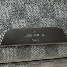 Louis Vuitton Damier Graphite Daniel MM Messenger Bag