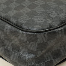 Louis Vuitton Damier Graphite Daniel MM Messenger Bag