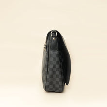 Louis Vuitton Damier Graphite Daniel MM Messenger Bag