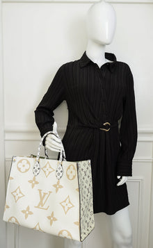 Louis Vuitton Bicolor Monogram Giant Onthego GM Bag