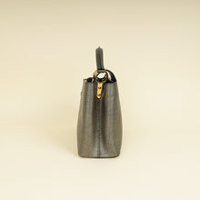 Louis Vuitton Bicolor Capucines MM Bag