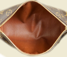 Louis Vuitton Monogram Papillon 26 Bag