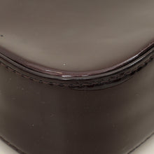 Louis Vuitton Amarante Vernis Sobe Clutch