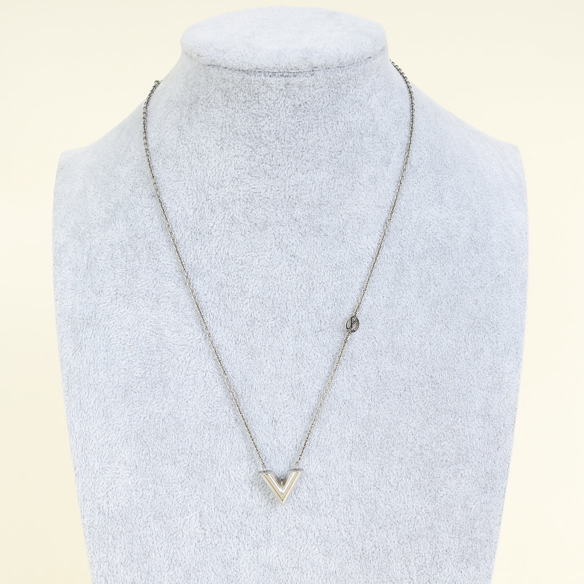 Louis Vuitton Brass Essential V Supple Necklace