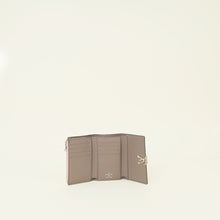 Louis Vuitton Rose Ballerine Capucines Compact Wallet