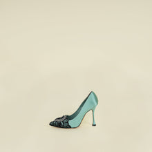 Manolo Blahnik Bicolor Gerontiushi Pump 39