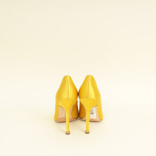 Manolo Blahnik Yellow Satin Hangisi Pumps 34