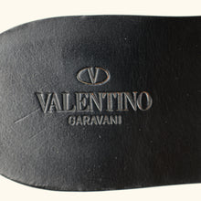 Valentino Black VLogo Slides 37