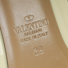 Valentino Cream Rockstud Pump 39