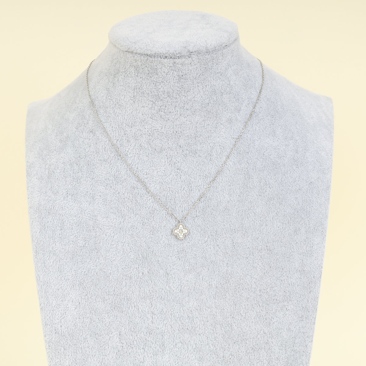 Van Cleef & Arpels Sweet Alhambra Diamond pendant Necklace
