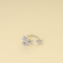 Van Cleef & Arpels 18K White Gold Socrate Between the Finger Ring 52