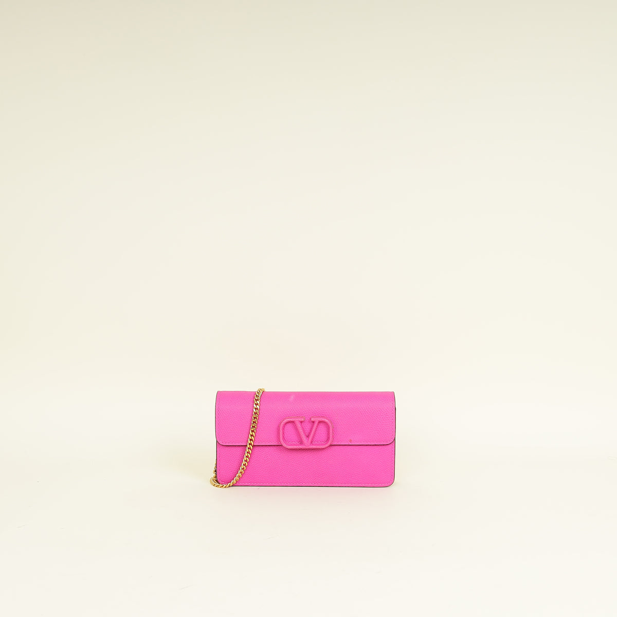 Valentino Fuchsia Vlogo Wallet On Chain
